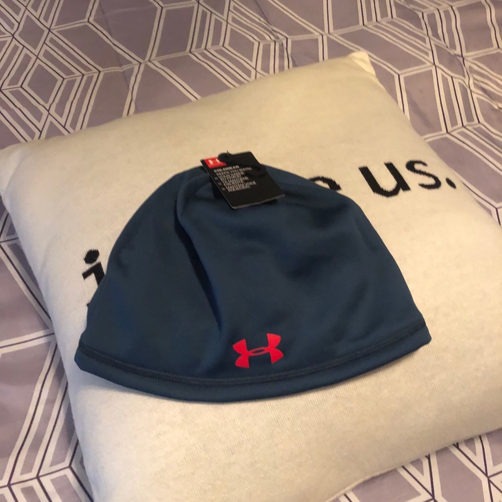 UNDER ARMOUR COLDGEAR HAT